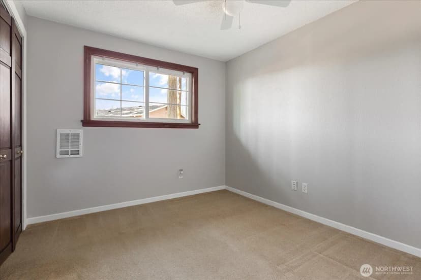 Property photo for 979 Nw Frigate, Oak Harbor photo 18