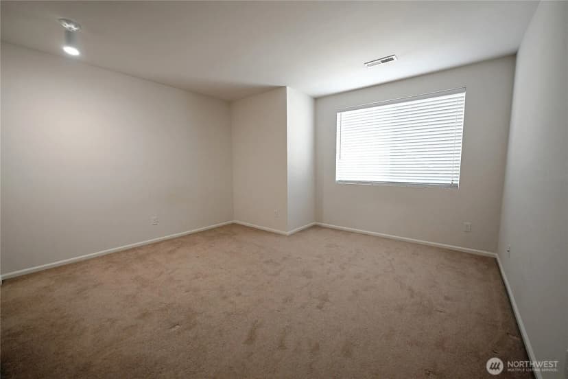 Property photo for 404 125th Street Se, Everett photo 29