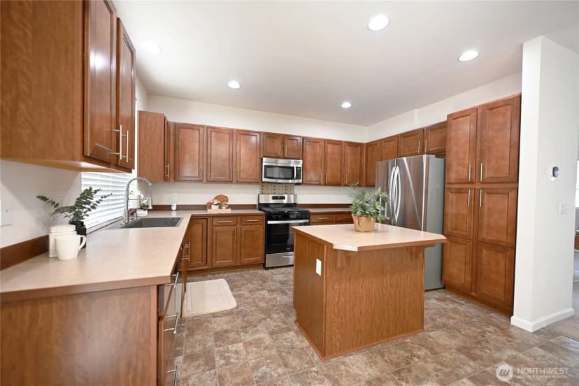 Property photo for 404 125th Street Se, Everett photo 11