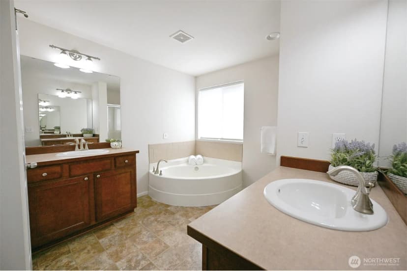 Property photo for 404 125th Street Se, Everett photo 20