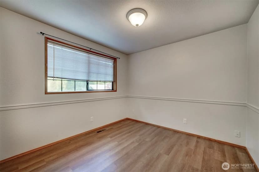 Property photo for 9406 Saint Johns Place Ne, Bremerton photo 22