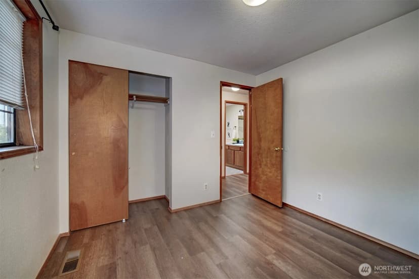 Property photo for 9406 Saint Johns Place Ne, Bremerton photo 21