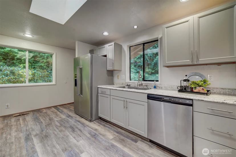 Property photo for 9406 Saint Johns Place Ne, Bremerton photo 15
