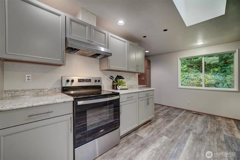 Property photo for 9406 Saint Johns Place Ne, Bremerton photo 16