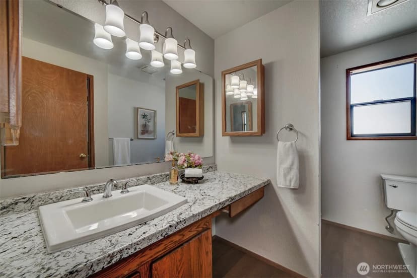 Property photo for 9406 Saint Johns Place Ne, Bremerton photo 28