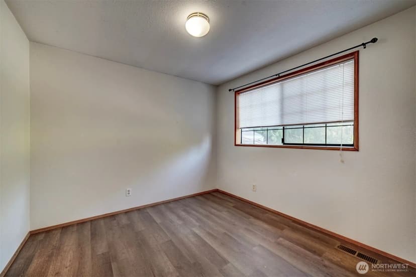 Property photo for 9406 Saint Johns Place Ne, Bremerton photo 20