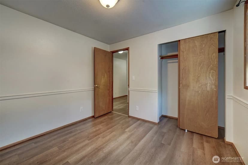 Property photo for 9406 Saint Johns Place Ne, Bremerton photo 23