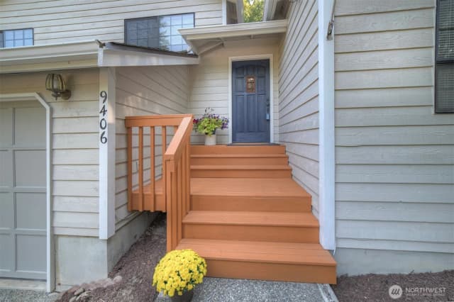 Property photo for 9406 Saint Johns Place Ne, Bremerton photo 4
