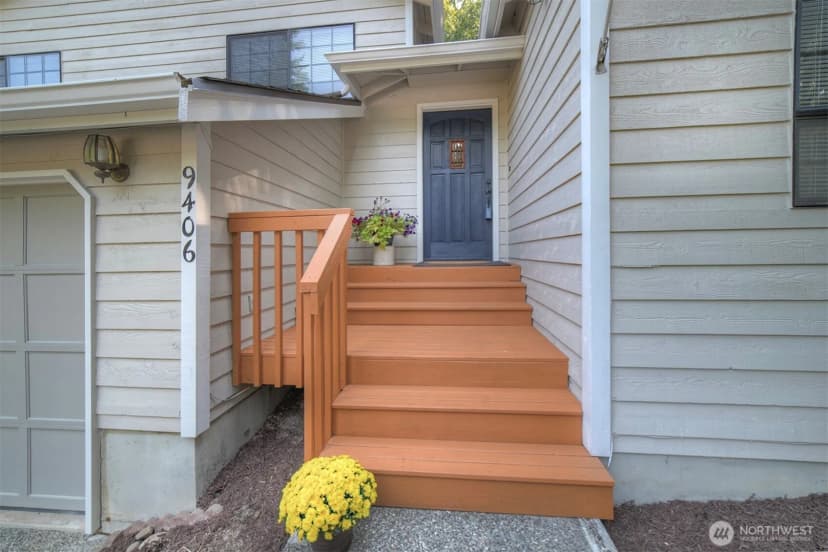 Property photo for 9406 Saint Johns Place Ne, Bremerton photo 4