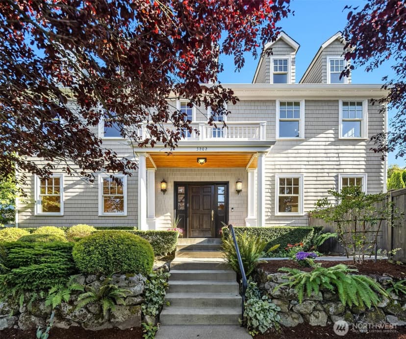 Property photo for 3202 Hunter Boulevard S, Seattle