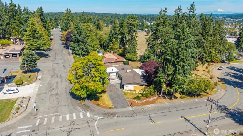 Property photo for 984 Sw 6th Avenue, Oak Harbor photo 4