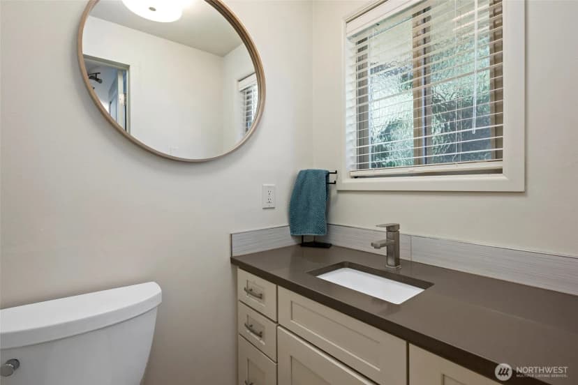 Property photo for 984 Sw 6th Avenue, Oak Harbor photo 34