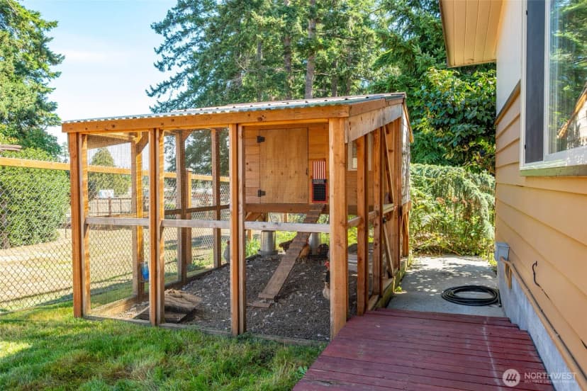Property photo for 984 Sw 6th Avenue, Oak Harbor photo 35