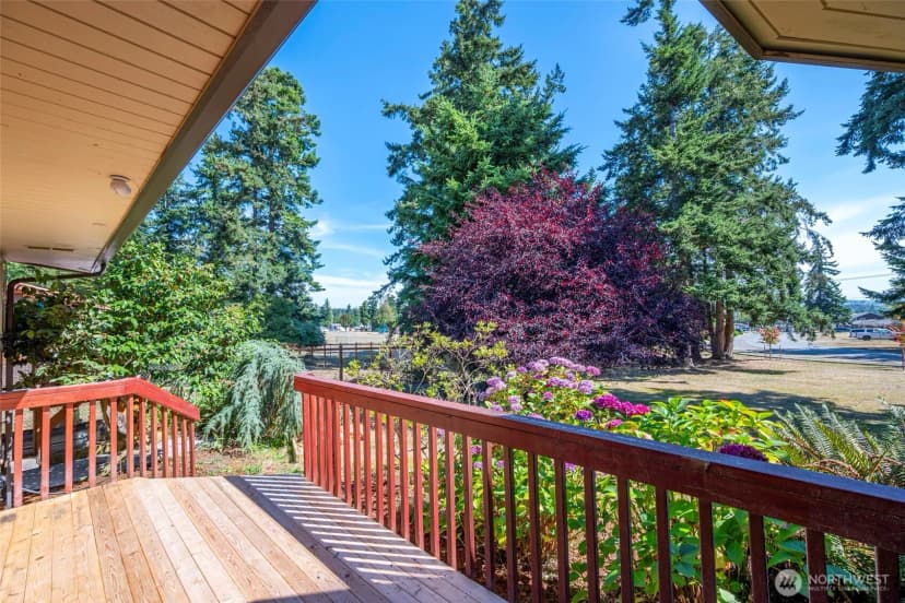 Property photo for 984 Sw 6th Avenue, Oak Harbor photo 36