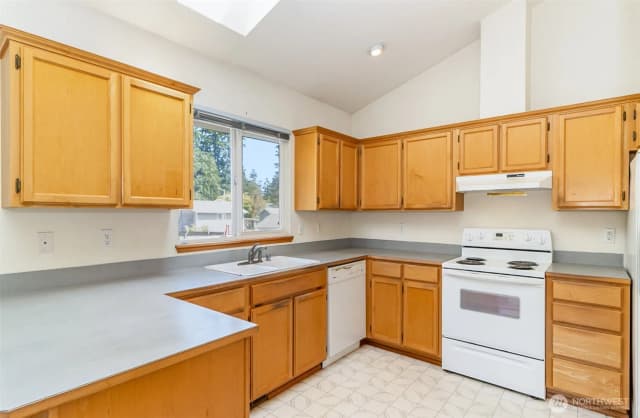 Property photo for 13003 16th Street Ne, Lake Stevens photo 3