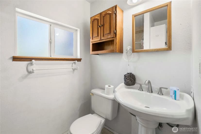 Property photo for 17551 12th Avenue Ne, Shoreline photo 22