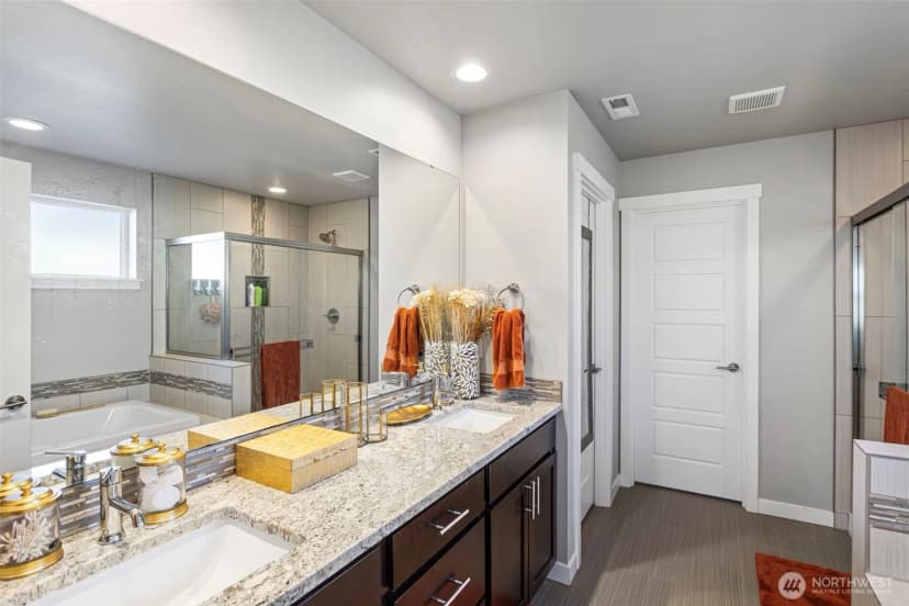 Property photo for 3806 Sw 133rd Place, Lynnwood photo 19