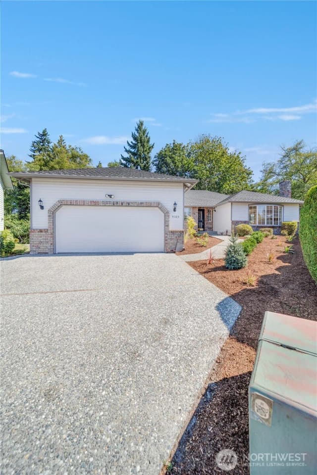 Property photo for 5103 103rd Street Sw, Mukilteo photo 2