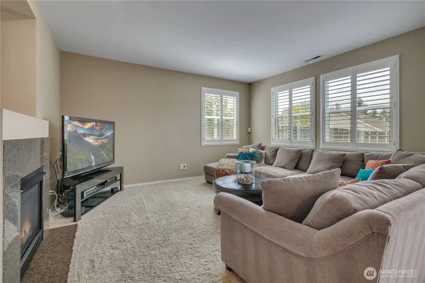 Property photo for 6633 Elizabeth Loop Se, Auburn photo 13
