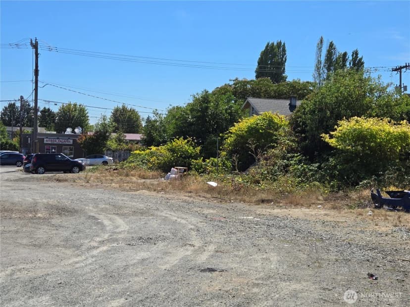 Property photo for 6211 Rainier Avenue S, Seattle photo 6