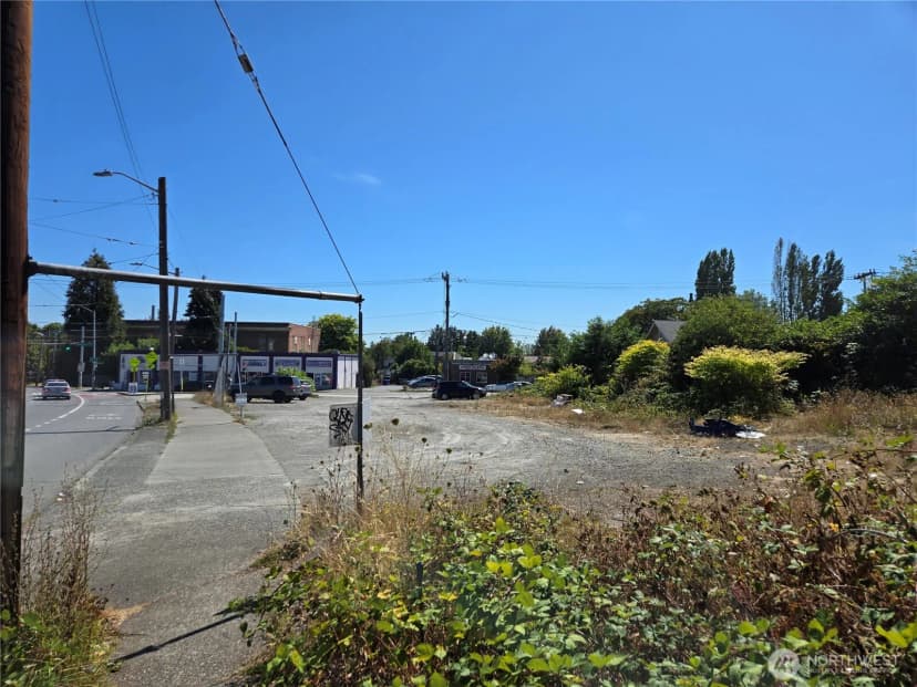Property photo for 6211 Rainier Avenue S, Seattle photo 14