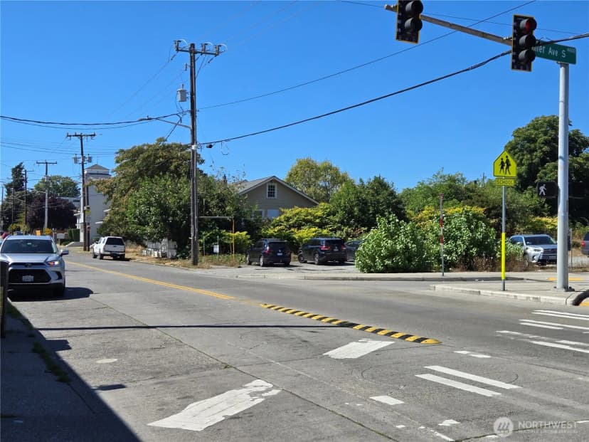 Property photo for 6211 Rainier Avenue S, Seattle photo 19