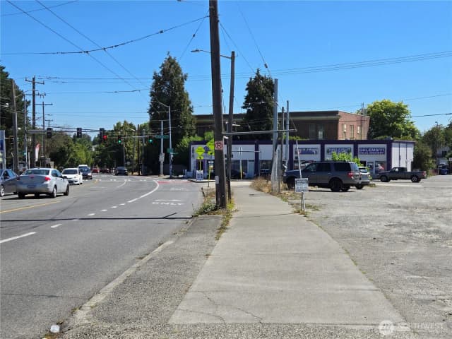 Property photo for 6211 Rainier Avenue S, Seattle photo 4