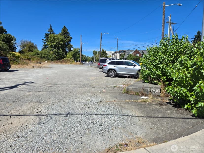 Property photo for 6211 Rainier Avenue S, Seattle photo 13