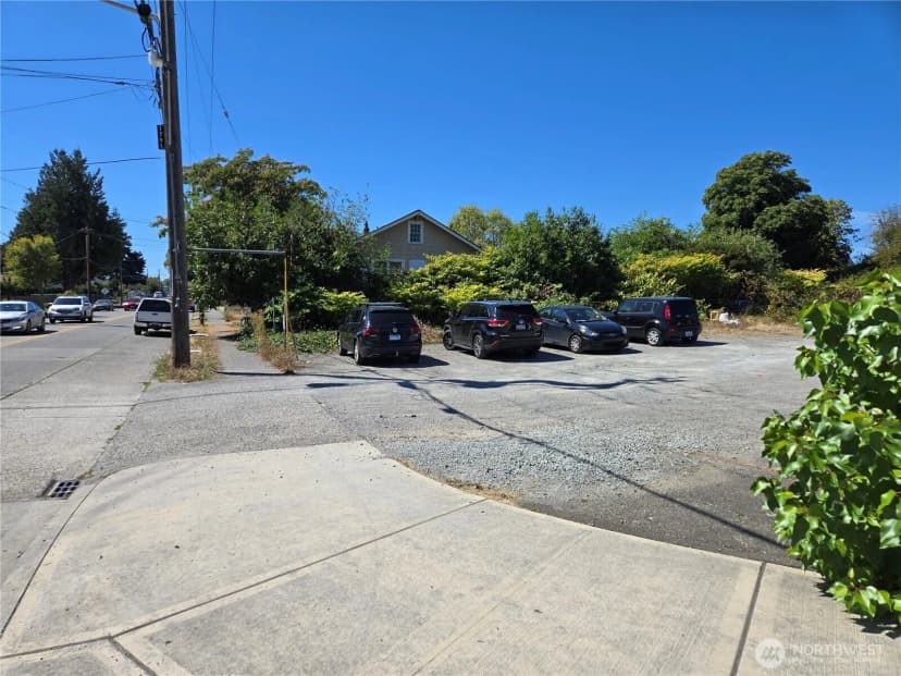 Property photo for 6211 Rainier Avenue S, Seattle photo 11