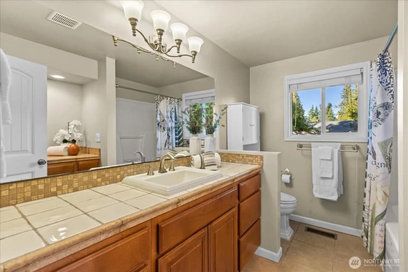 Property photo for 8229 188th Street Sw, Edmonds photo 17