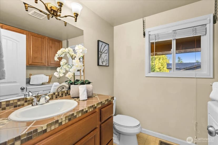 Property photo for 8229 188th Street Sw, Edmonds photo 11