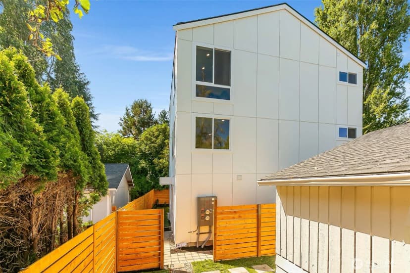Property photo for 9031 4th Avenue Nw #a, Seattle photo 32