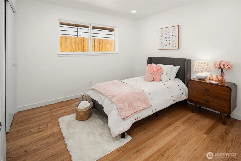 Property photo for 1704 Ne 68th Street, Seattle photo 17