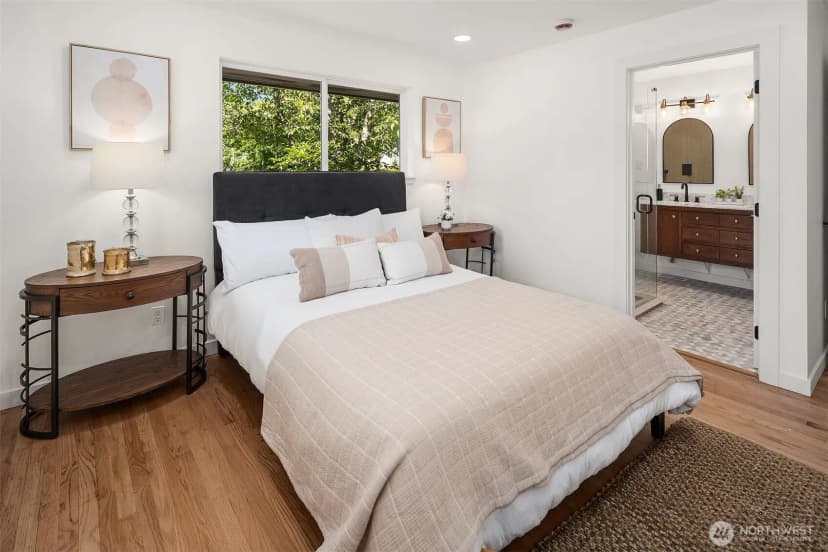 Property photo for 1704 Ne 68th Street, Seattle photo 13