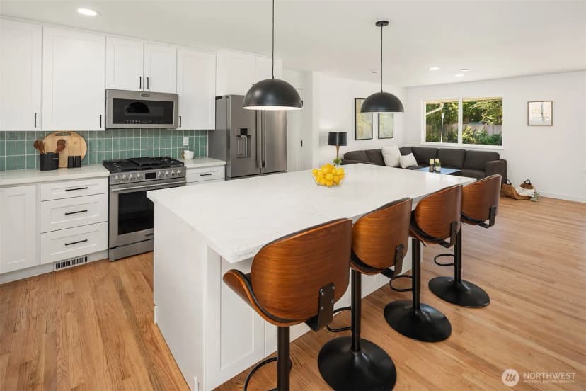 Property photo for 1704 Ne 68th Street, Seattle photo 11