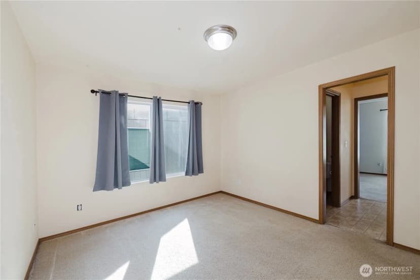 Property photo for 3004 Ne Yale Way, Bremerton photo 15