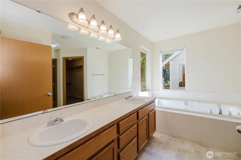 Property photo for 3004 Ne Yale Way, Bremerton photo 21