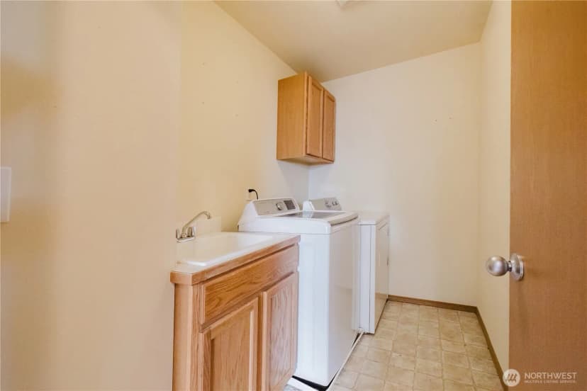 Property photo for 3004 Ne Yale Way, Bremerton photo 14