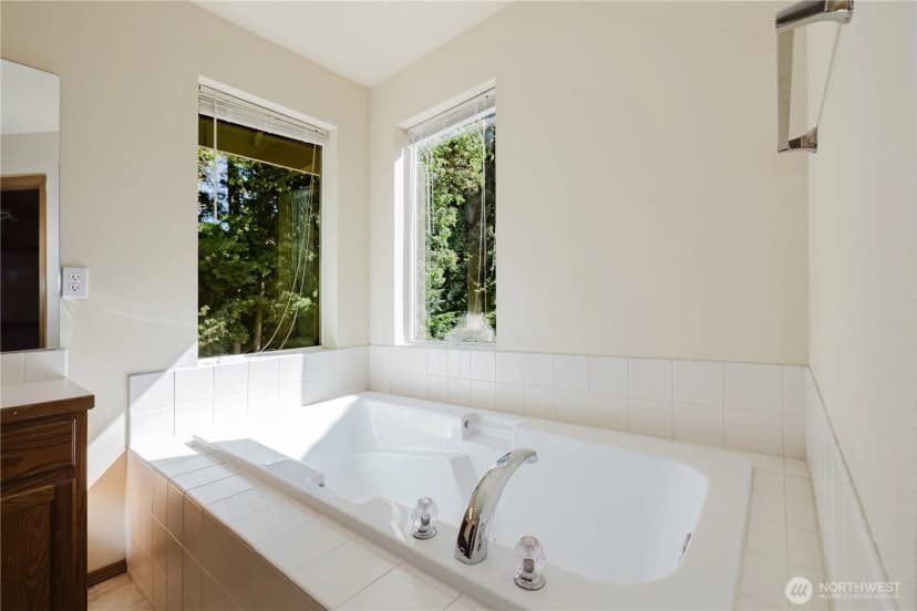 Property photo for 3004 Ne Yale Way, Bremerton photo 22