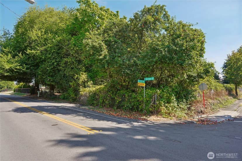 Property photo for 23704 112th Avenue Se, Kent photo 17