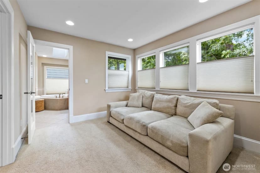Property photo for 810 Lincoln Avenue Se, Renton photo 21