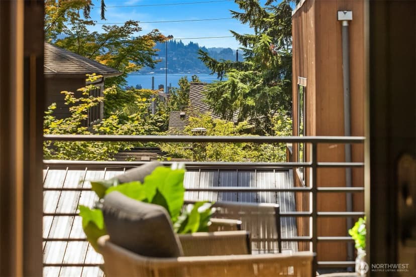 Property photo for 3138 108th Avenue Se, Bellevue photo 18