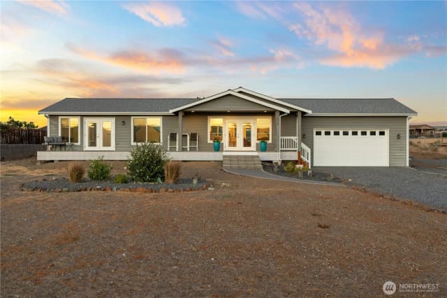 Property photo for 615 Sunset Boulevard Sw, Mattawa