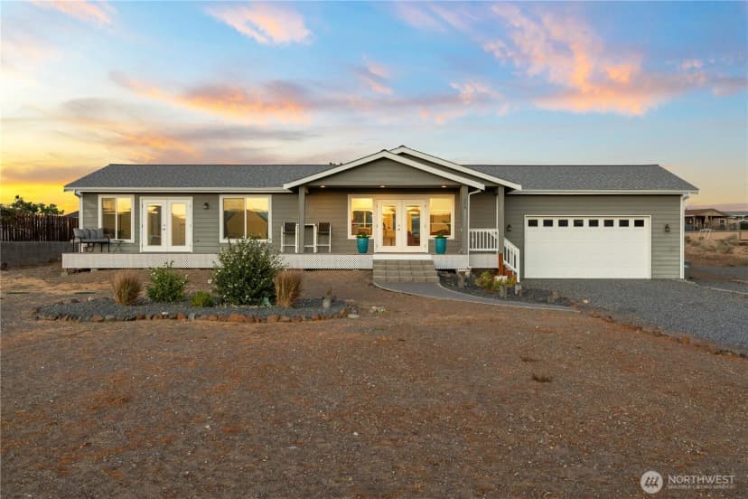 Property photo for 615 Sunset Boulevard Sw, Mattawa