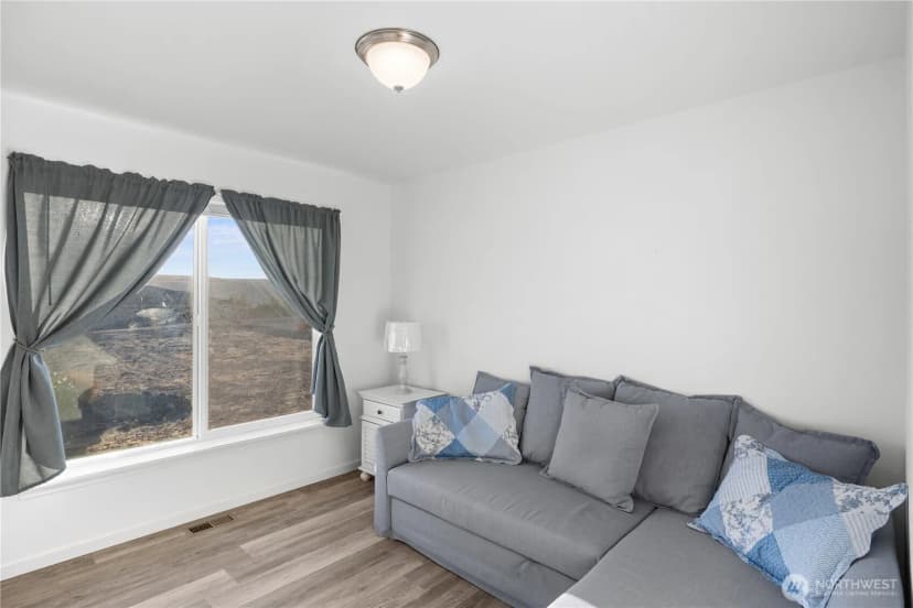Property photo for 615 Sunset Boulevard Sw, Mattawa photo 19