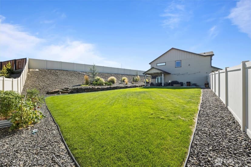 Property photo for 4019 Queen Street, West Richland photo 36