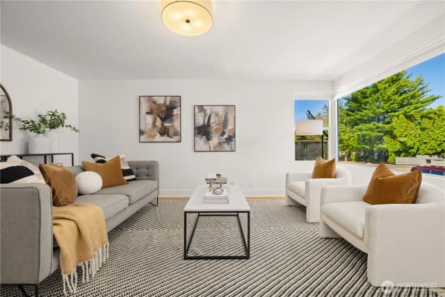 Property photo for 7729 30th Avenue Sw, Seattle photo 4