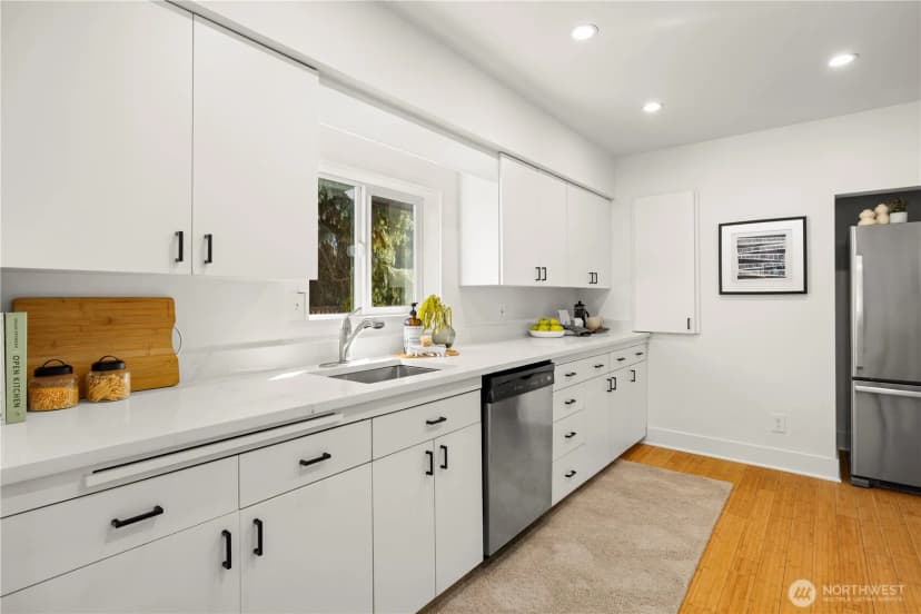 Property photo for 7729 30th Avenue Sw, Seattle photo 12