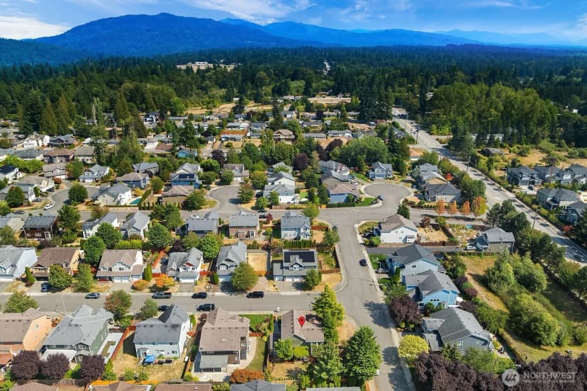 Property photo for 453 Rosario Place Ne, Renton photo 32