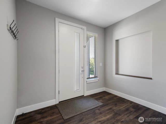 Property photo for 27415 216th Place Se, Maple Valley photo 4